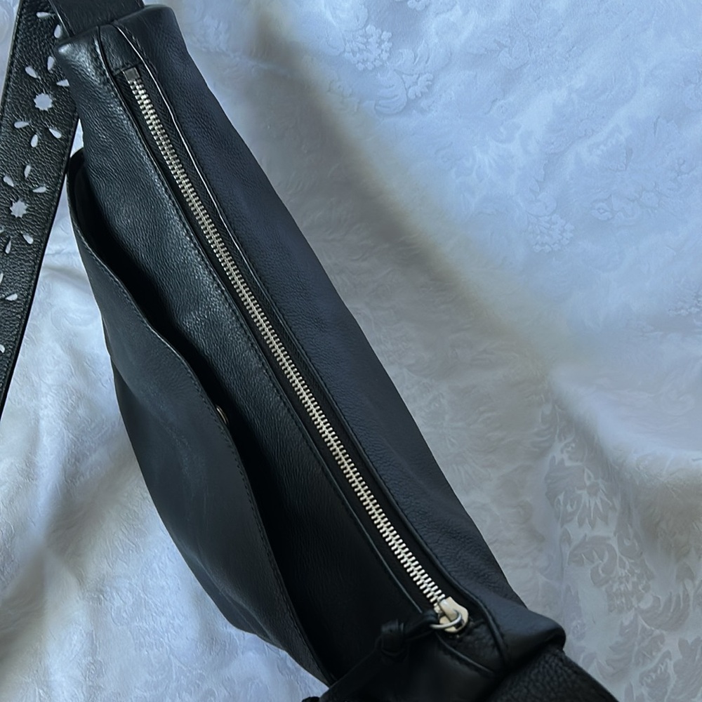 Lucky Brand Black Leather Sling Shoulder Bag - Picture 7 of 11